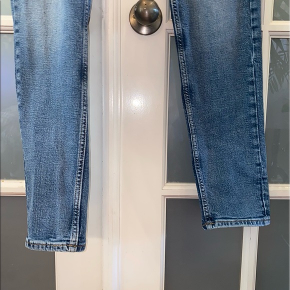 EUC Men’s Size 30 X 34, Old Navy Relaxed Slim Built- In Flex Distressed Jeans - Picture 5 of 14